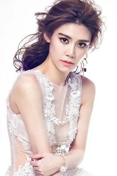 【图】超女赵静怡图片欣赏 经十年"蜕变"再度开唱