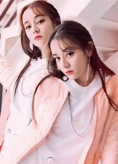 迪丽热巴的妹妹迪丽冷巴出道,颜值太高了,比热巴还漂亮_蜡像_公司