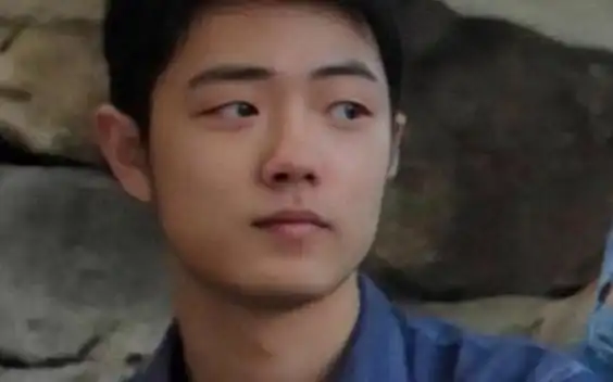 肖战大学时期旧照曝光,原来他曾经长的这样!青涩可爱,挡不住的帅气!