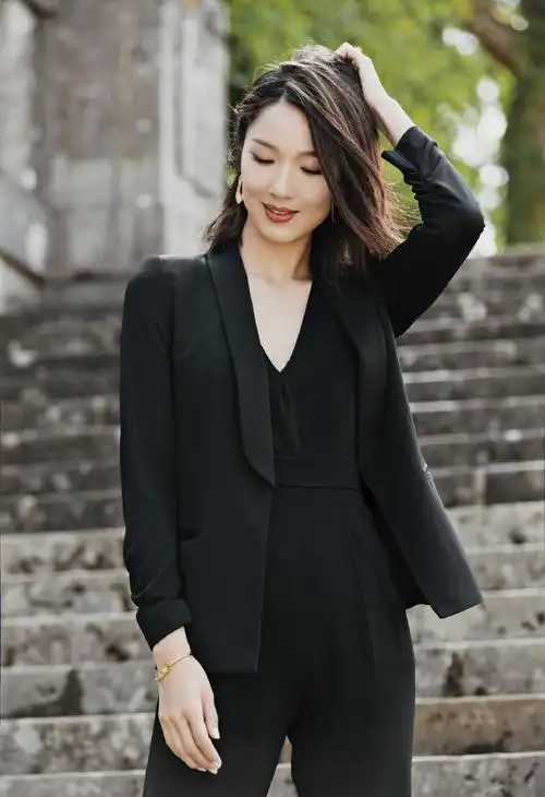 李亚男脏南瓜唇色时尚街拍写真24