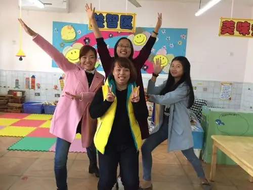 搞笑四人组,相亲相爱一家人!