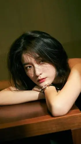 演员张雪迎,生活照和礼服造型,一面邻家女孩,一面是漂亮女明星