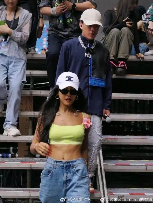 诺米晒出和谢帝还有吉克隽逸的大合影