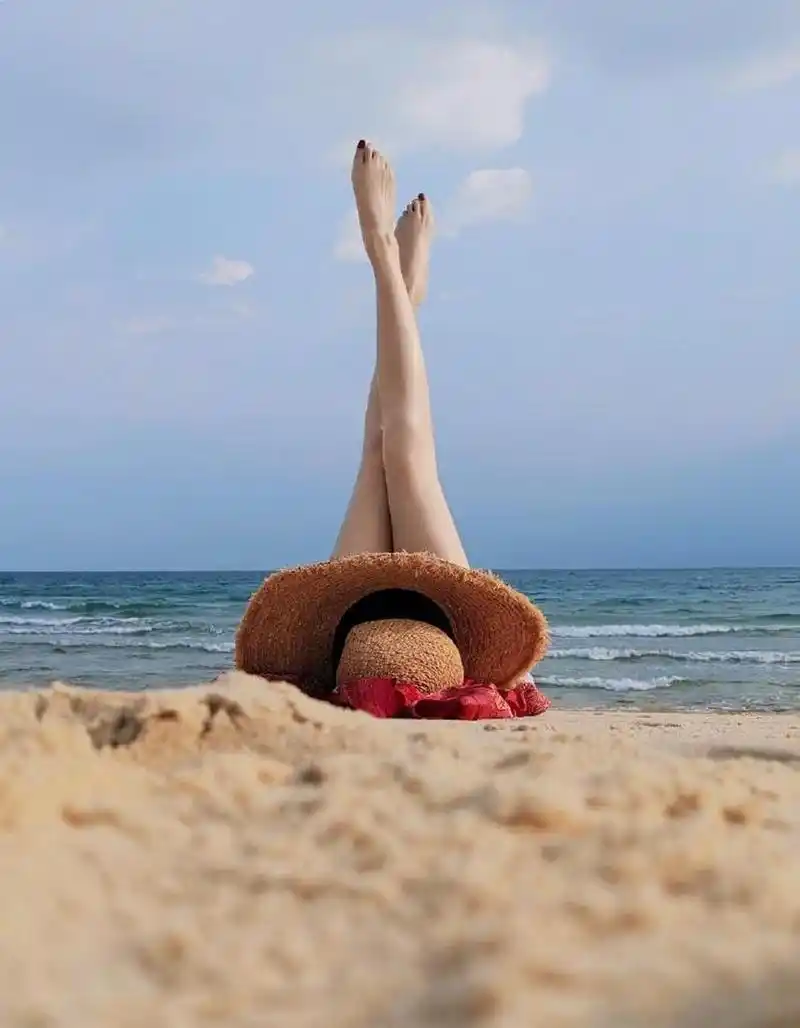 胡静生图,美腿玉足.