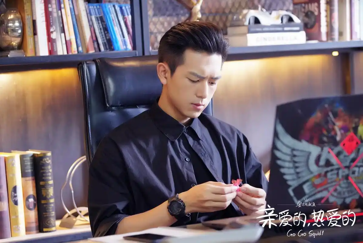 李现凭借电视剧亲爱的热爱的微博涨粉1029万