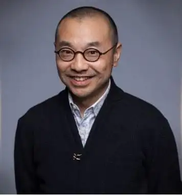 这家公司还有两个合伙人,一个名叫蒋涵,反而用这些钱开了一家唱片公司