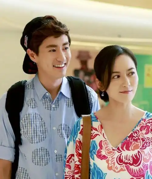 2013年,她的情感生活再次掀起了新的波澜,电视剧《大丈夫》中,她与