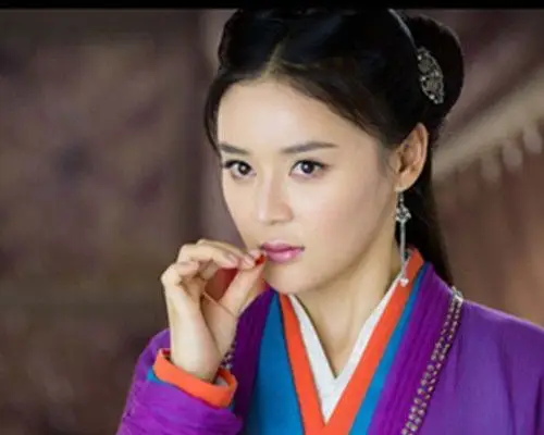 【图】袁咏仪任盈盈古装大亮相 各版任盈盈大比拼