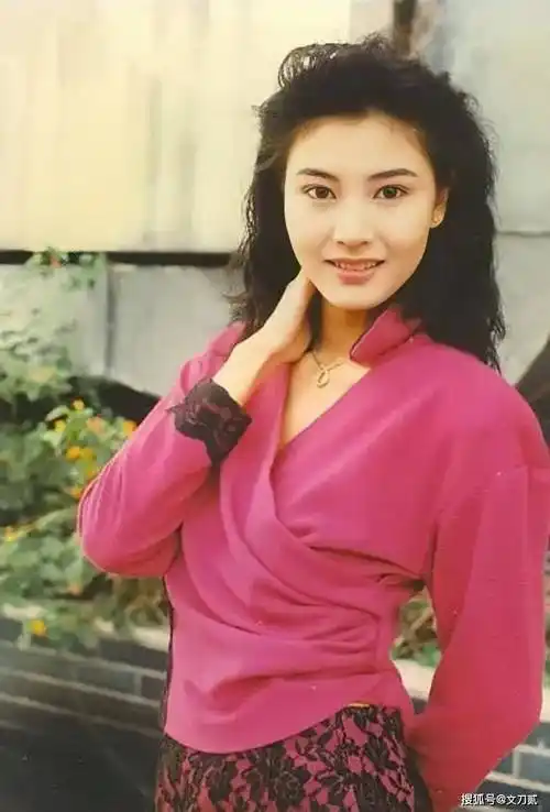 "最美港姐"李嘉欣的绚烂情史,当了豪门女主人后,人生可曾圆满_倪震