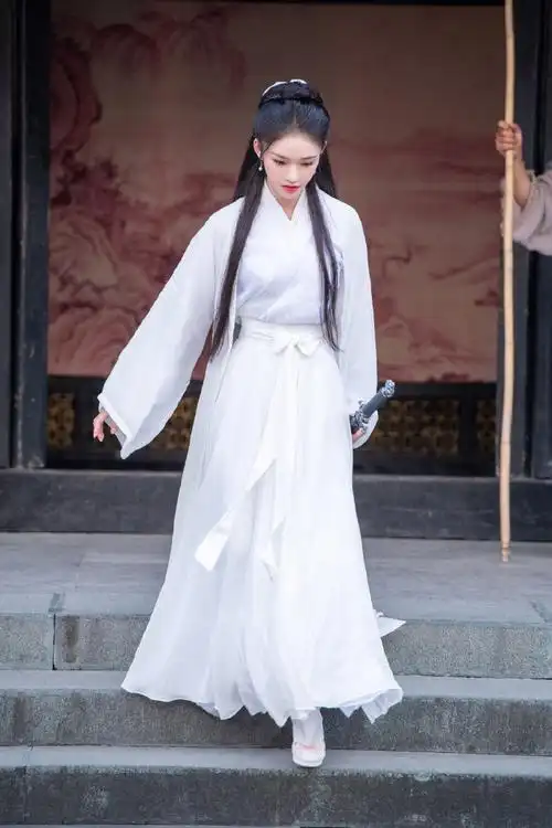 林允小龙女造型#《萌探探探案》中林允一袭白衣搭配古装装扮,仙气
