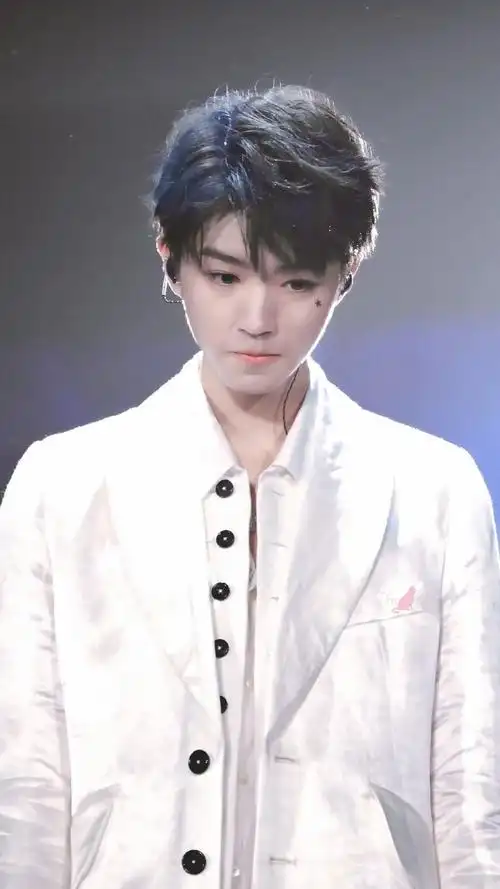 王俊凯壁纸他是北方灌雪的来风骨子里追求着不羁与自由