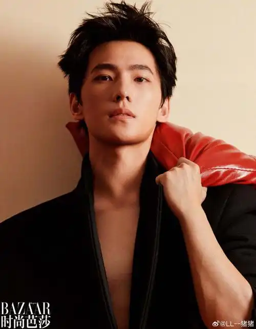 内娱名品鼻#杨洋的鼻子是女娲毕设侧颜男神!