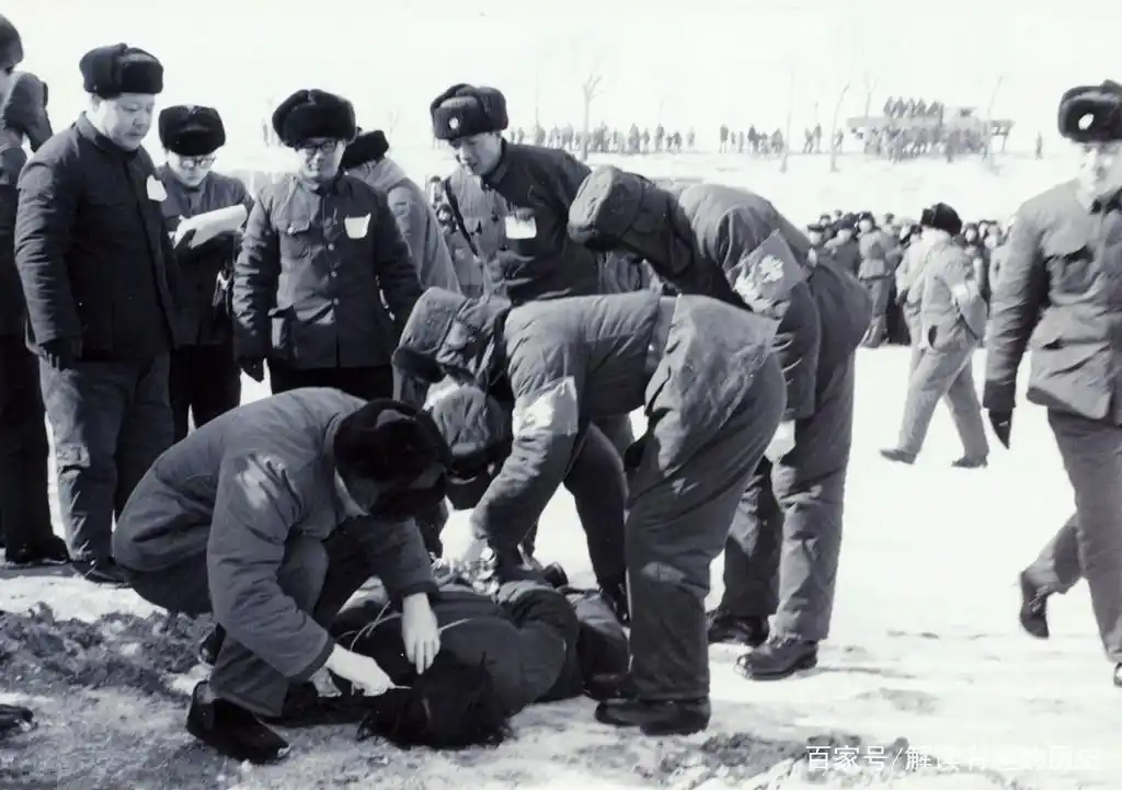 80年代最大贪污犯王守信枪决现场:区区县级公司经理,贪了50多万