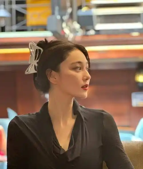 张馨予的穿搭太让人眼前一亮了,我傻眼了_馨馨_身材_风格