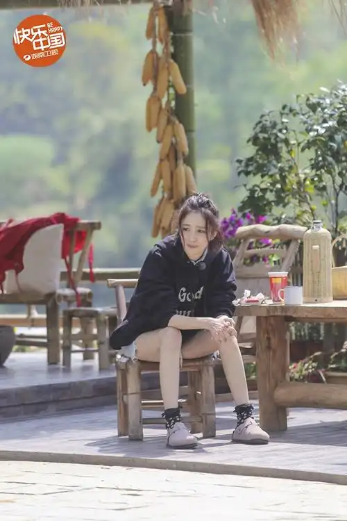 向往的生活黄磊做熏鱼吃哭戚薇