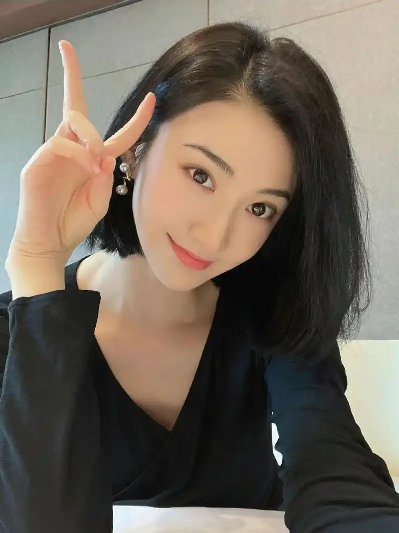 短发的漂亮宝贝.小乖 我会为你心动千千万万次95 #景甜 # - 抖音