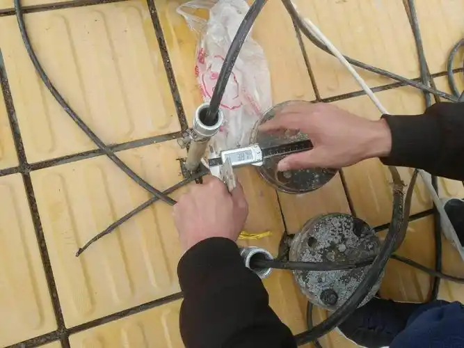 4,接地扁铁实测厚度3.87mm不合格.