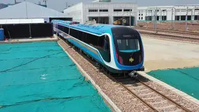 郑州:"荥阳造"中国首列中国标准地铁列车下线