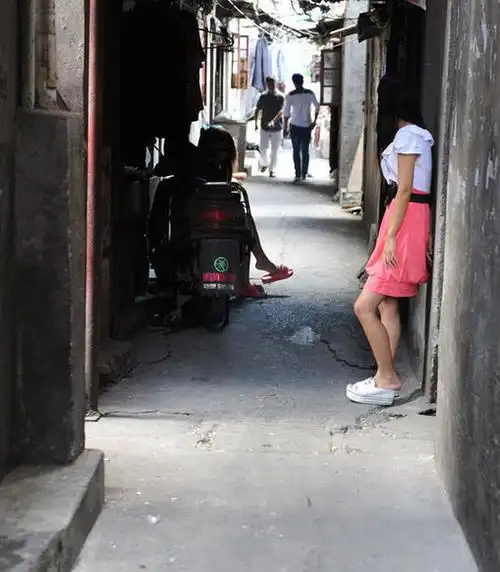 上海虹镇老街里的性工作者.上海虹镇老街里的性工作者.