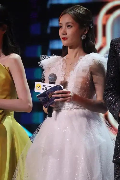 白鹿李一桐比美贴Ⅰ投票