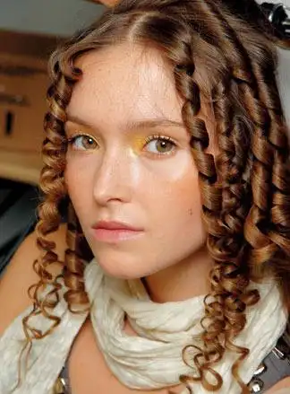 春夏t台最热卷发款长短都能制造模特效果组图8