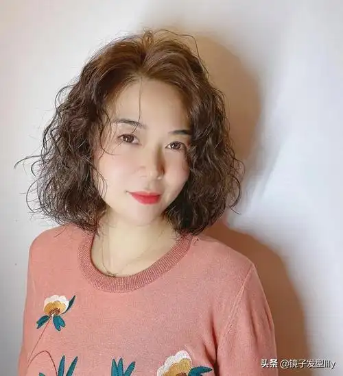 长波波头发型图片女(当下流行发型图片)(1)