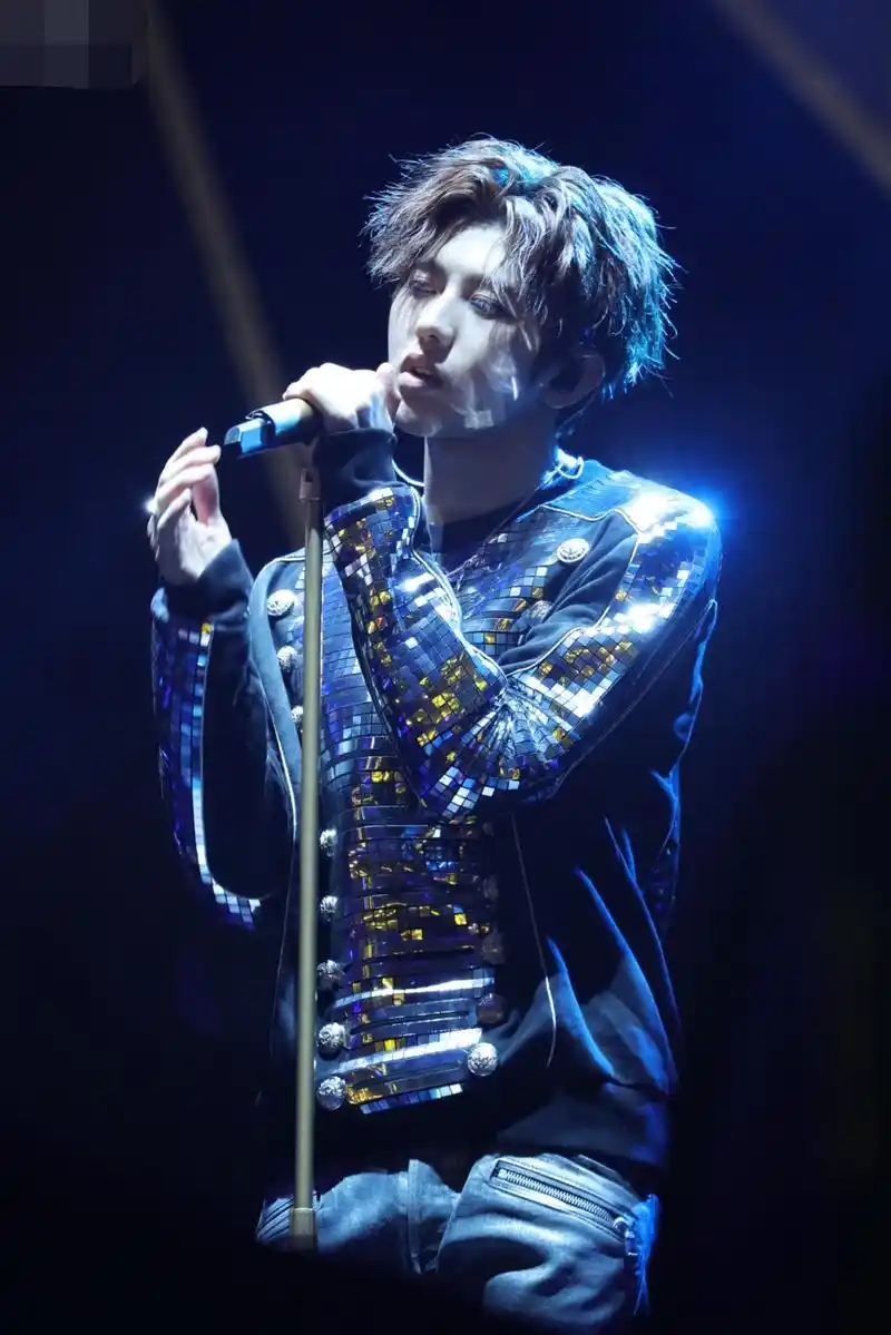 咪咕汇,ikun许蔡徐坤一片金海