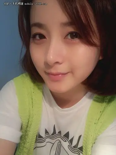 来看美女 美图秀秀手机样张曝光