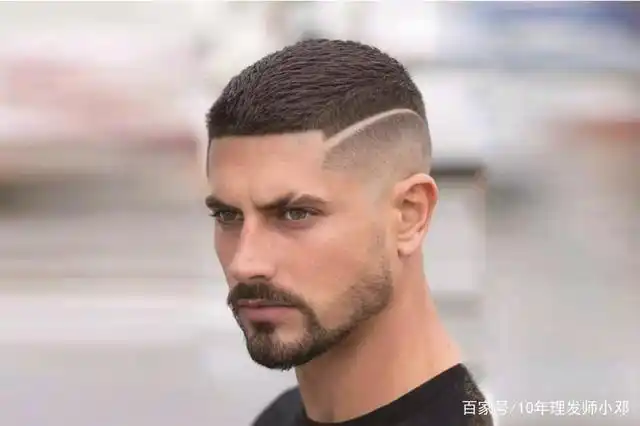 莫西干寸头带道杠