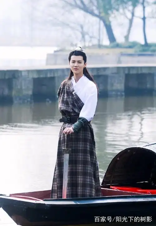 鹿晗有多帅?看完这组古装照,网友:不忍了,我粉定他了!