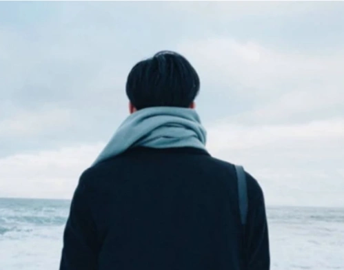 灵签占卜:3个男生背影,哪一位最让你有安全感?