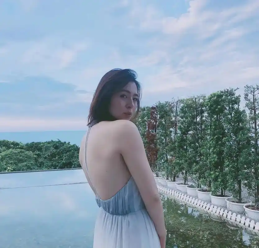 刘品言写真——人美车美环境更美