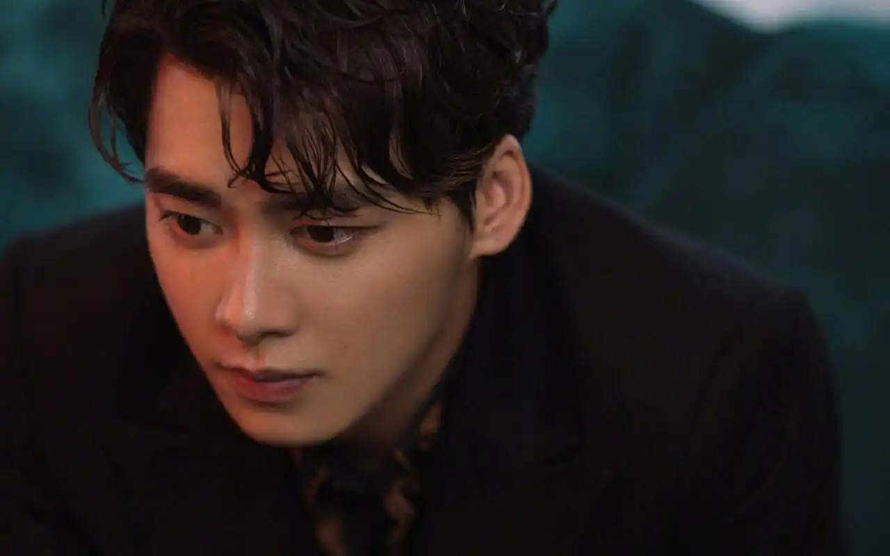 图片来自用户"羞答答"投稿分享  上一张 下一张 简介 李易