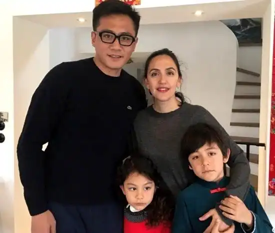 刘烨为儿子庆生照片曝光刘烨是怎么为儿子庆生的