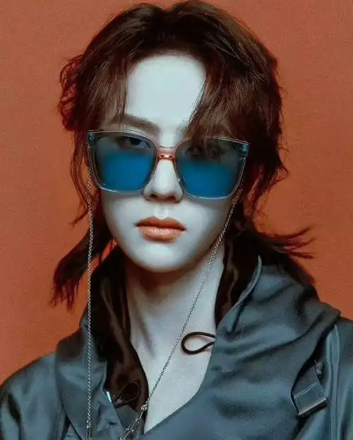 王一博黑框眼镜造型##王一博穿粉色衬衫