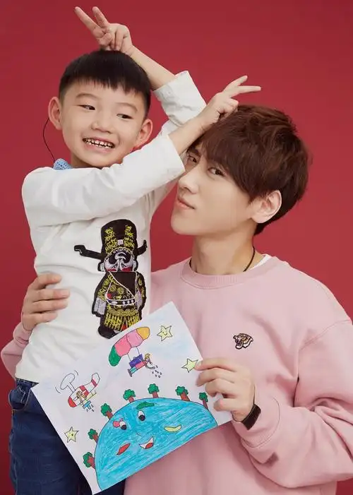 魏巡现身爱乐融聆听公益活动 展现偶像的正确打开方式