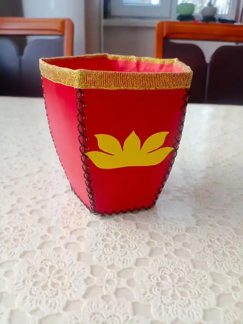 让年有年味#纸盒做香炉 #爱手工爱生活 #废物利用 #年味 - 抖音