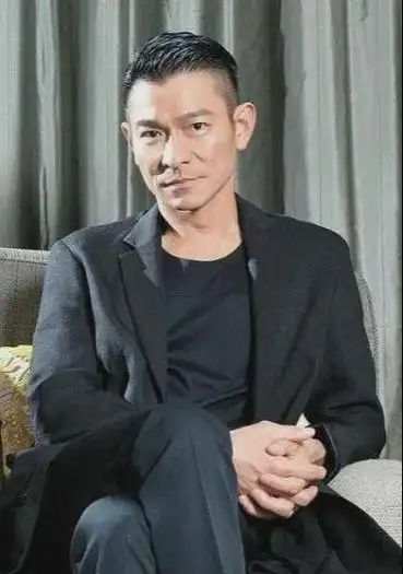 鲁豫问刘德华你为什么不去参加综艺节目做导师刘德华我不敢