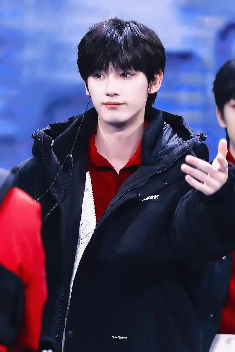 丁程鑫图片:爱你的每一天