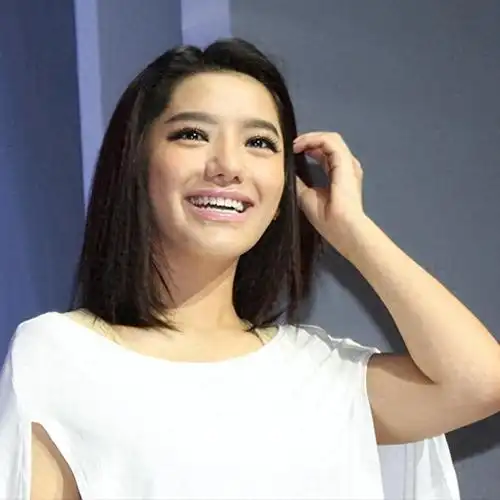 回顾超女冠军江映蓉因整容失败像怪物全身只剩眼珠是自己的