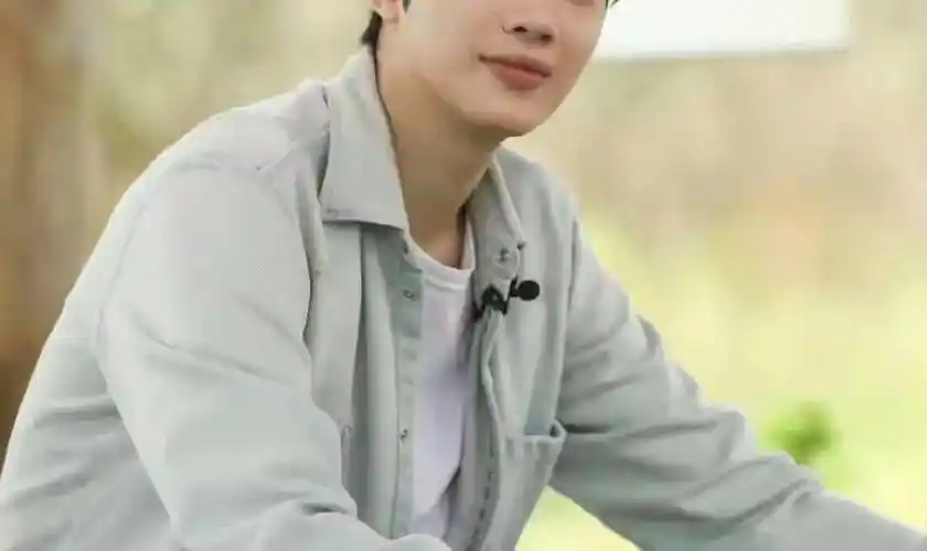 又一个演员官宣退圈,粉丝评论区怒骂…_赖冠霖_赛道_头像