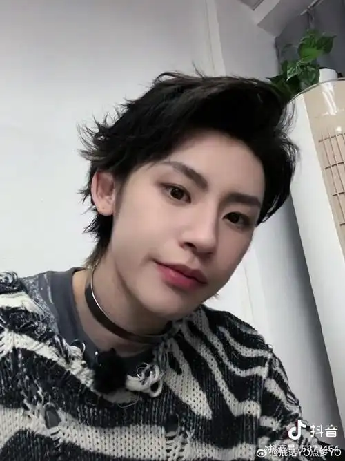 小鬼王琳凯可爱