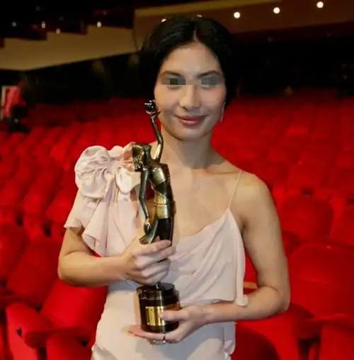 何超仪近日接受《鲁豫有约一日行》的访问,提及赌王女儿身分,尽管出身