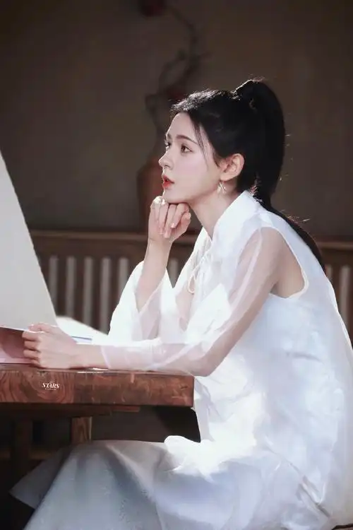 张予曦古风高马尾路透