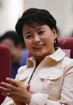 双料影后张瑜,身家过亿,为何说自己挺可怜的?_郭凯敏_朋友_张建亚