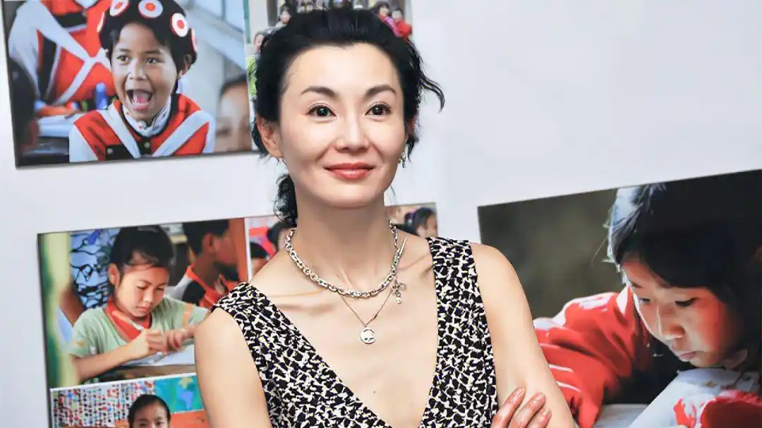 58岁张曼玉素颜视频曝光,曾被指面容憔悴衰老