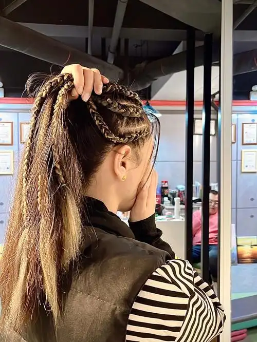 女生脏辫圣诞发型