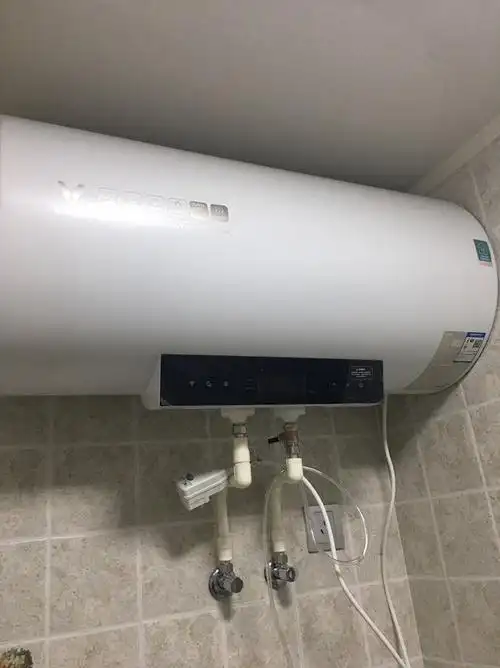 卫生间电热水器