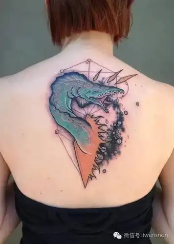性感又帅气的背部纹身谁来纹一个