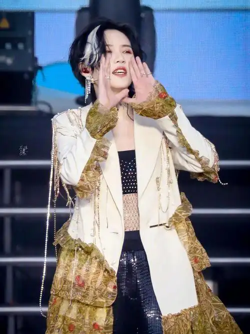 舞台上的陆柯燃yyds!